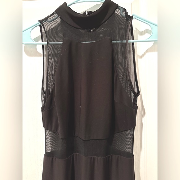 Betsy & Adam Sleeveless Mock Neck Illusion Bodice Jersey Gown w Mini Train B2 - Picture 3 of 8